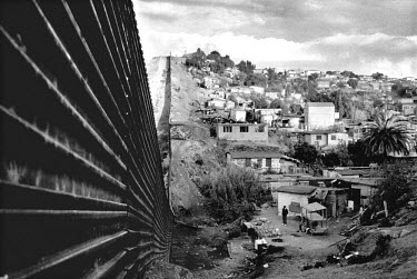 Fence along the American-Mexican border.