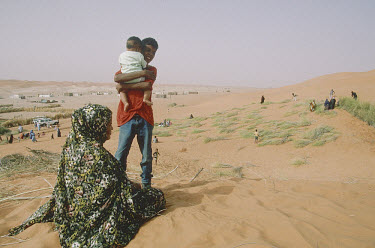 Sahara: Villagers securing sand dunes in an attempt to stave off desertification.