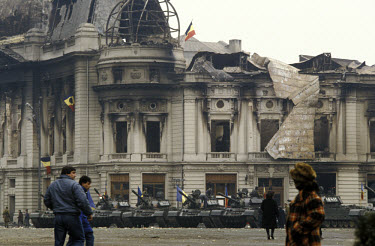 Military tanks line Palace Square, days after the Romanian popular revolt and coup of 22nd-25th December 1989, which represented a decisive moment in the collapse of communism in Eastern Europe.  An u...