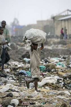 Children living in absolute poverty on the streets. There are estimated to be at least 70,000 children living alone in the DRC following the recent conflict.