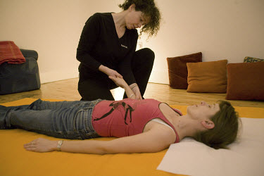 Kim receiving a Japanese Shiatsu massage from Berni Heaney at the Back Rub Centre, Neal's Yard, Covent Garden, London.