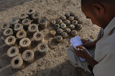 Preparing VS69 Valmara and VS50 landmines for demolition.