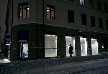 Empty space is all that is left where a real estate agent used to have an office in Oslo. The economic crisis forced over 40 such offices to close overnight in Norway as one chain went bankrupt. The h...