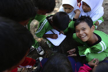 School children are brought on a day out to the Conservation Response Unit (CRU) on the edge of the Ulu Masen Forest to learn about why the forest is important for the local community. Fauna and Flora...