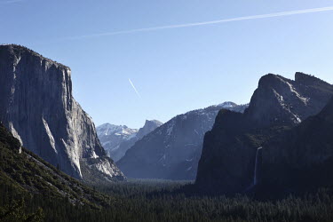 Yosemite, California is one of the most popular national parks with over 3 million yearly visitors. It is a World Heritage Site and recognised for its spectacular granite cliffs, waterfalls, streams,...