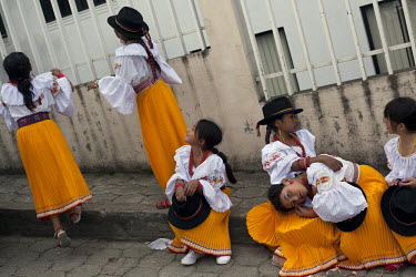 Girls dressed up as Cholitas for the 'mestizo' parade at Carnival.