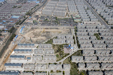 A high rise housing zone, with further construction about to start in the centre of the estate.