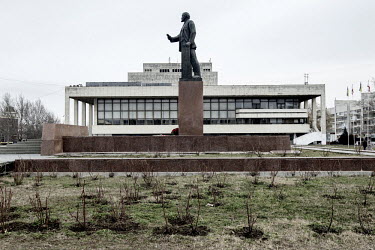 A statue of Lenin in the central square of Simferopol a city with a majority Russian speaking population. Unlike many Ukranian towns and cities the obligitory Soviet Lenin statue has remained in place...