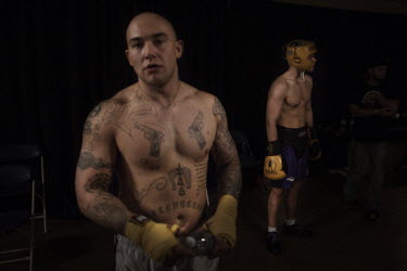 Fighters in a 'Tough Man' competition. Hard.Landis a journey through rust belt and blue collar America to meet the people struggling to keep the 'American Dream' alive: middle class people, the unempl...