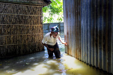 75 year old Jail Hossain struggles to guard his flooed, abandoned family home from looting. He refuses to leave despite his family moving to a flood shelter and he thinks that the flood water will rec...