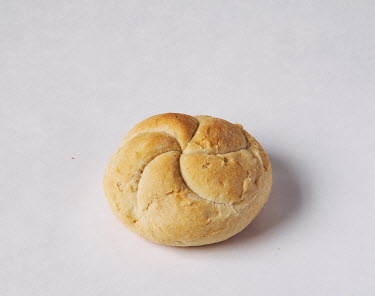 A 'Kaisersemmel' ( Emperor roll ), a typically Austrian bread roll, bought in London.