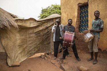 Musicians who are part of a travelling troupe of wrestlers who go from village to village putting on a fighting show for the residents. They stay in each village for about a week performing each night...