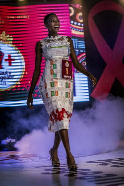 Sherina in her 'creative costume' at the Y+ beauty contest is national competition with the message that people with HIV can also be beautiful, externally and internally. Participants compete for the...