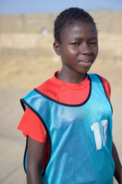 Rachel, a pupil at the Denro de Koudougou association which offers a mixed sport-study football course from primary school onwards. The first in West Africa, and probably in Africa, it helps motivate...