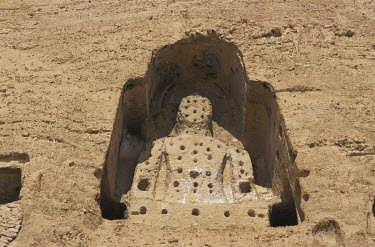 The smaller 'eastern' Buddha in Bamiyan (6th - 7th century CE). The Buddhas were destroyed by the Taliban in 2001.