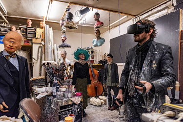 Jonathan Delachaux in his studio in Geneva, in the virtual reality island city he is creating. Tchan Zaca is a work that has advanced due to the Covid 19 lockdown, as other activities, as a musician,...