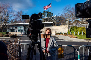 International press reporting from outside the US Mission in Geneva, as Russian and US diplomats hold talks over tensions in Ukraine.