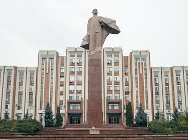 Statue of Lenin outside the Parliament of the Transnistrian Region in city center of Tiraspol.
