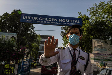 A security guard at the Jaipur Golden hospital where at least 20 patient deaths occured when, according to the hospital, the oxygen supply pressure dropped. The hospital blamed the Delhi government fo...
