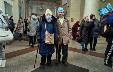 Aneliya (76) and her brother Leonid (71) came to the train station to see what the situation was like there. They would like to go to Lviv the next day. But they don't know if they are strong enough t...