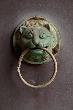 An ancient door knocker found at an abandoned villa in Tien Ao village, a once thriving settlement that went into decline after the standing-down of many of the ROC forces based in Matsu at the end of...