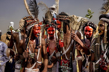 Every year at the end of the rainy season in September, the Wodaabe Fulani ( also called Bororos ) meet after a year of transhumance to celebrate Gerewol, a beauty contest, nuptial rite and dance show...