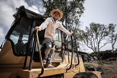 An ex-pat Chinese worker quarrying granite for the Hongtai company, Comfort Bridge in the Western Area National Park.In Sierra Leone, businesses are taking advantage of poor legislation, feeble enforc...