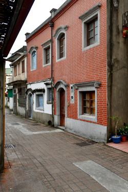 An elegant red-brick mansion on Toucheng's Old Street.